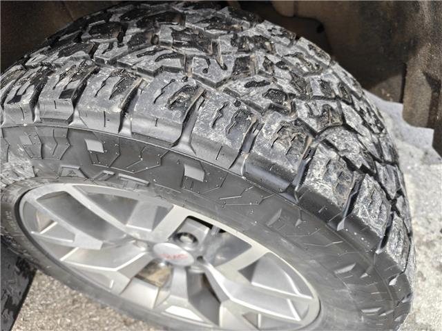 2015 GMC Sierra 1500 SLT in Ottawa - Image 8 of 10