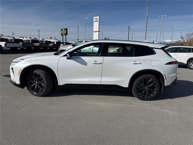 2026 Toyota Crown Signia Limited (Stk: 3041588) in Cranbrook - Image 2 of 21