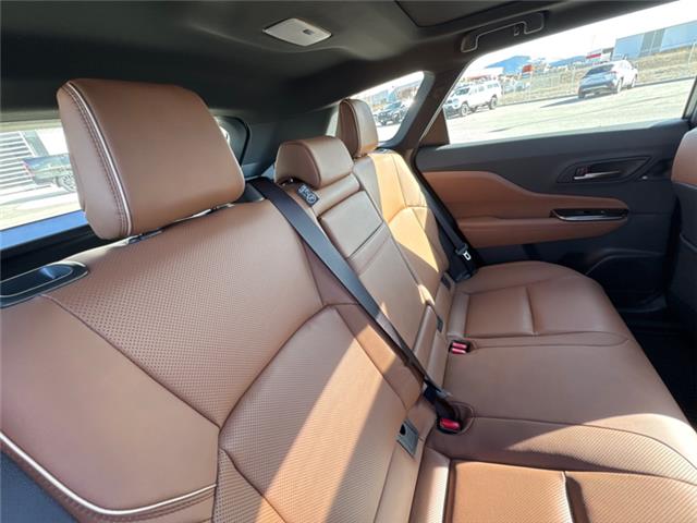 2026 Toyota Crown Signia Limited (Stk: 3041588) in Cranbrook - Image 9 of 21