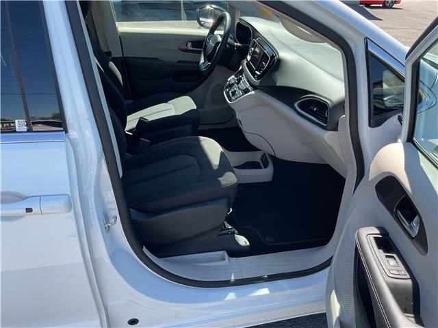 2024 Chrysler Grand Caravan SXT (Stk: 251075) in North Bay - Image 10 of 30