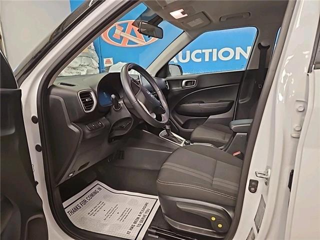 2025 Hyundai Venue Preferred (Stk: 383676) in Lower Sackville - Image 4 of 9