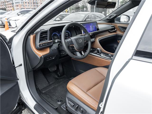 2025 Toyota Crown Signia  (Stk: 15T1793A) in Richmond Hill - Image 9 of 28
