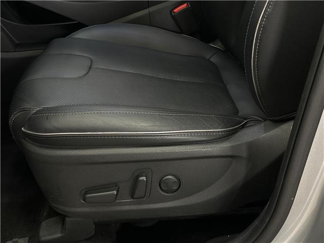 2022 Hyundai Santa Fe Preferred w/Trend Package (Stk: 43804J) in Belleville - Image 17 of 33