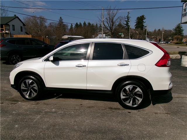2015 Honda CR-V Touring in Kitchener - Image 3 of 26