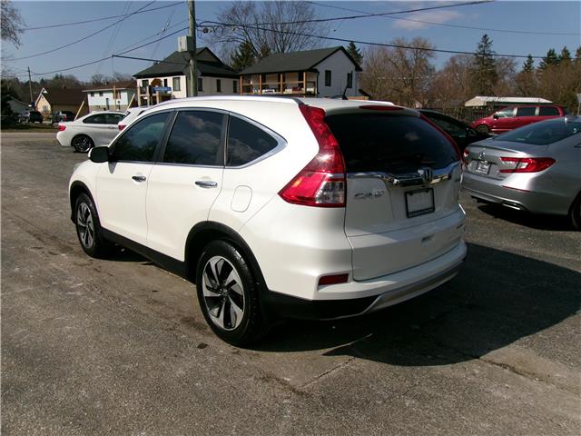 2015 Honda CR-V Touring in Kitchener - Image 4 of 26