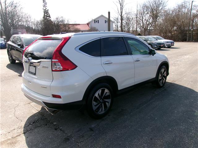 2015 Honda CR-V Touring in Kitchener - Image 6 of 26