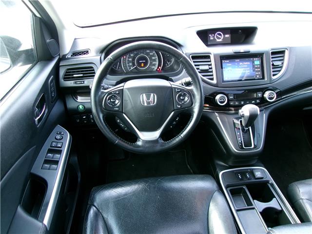 2015 Honda CR-V Touring in Kitchener - Image 13 of 26