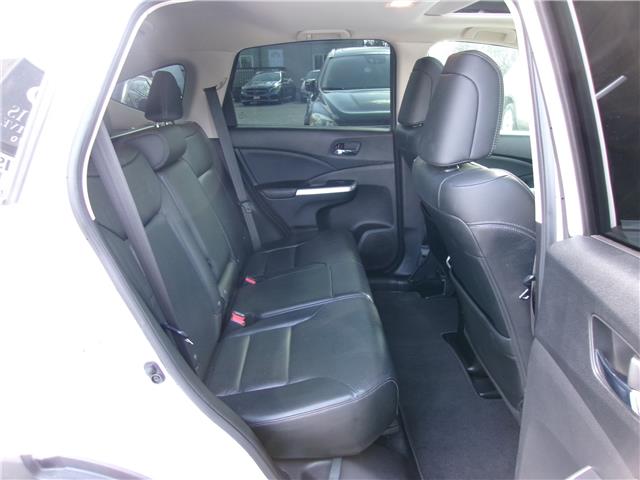 2015 Honda CR-V Touring in Kitchener - Image 18 of 26