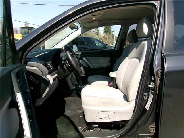2014 Subaru Forester 2.5i Touring Package in Kitchener - Image 10 of 24