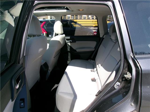 2014 Subaru Forester 2.5i Touring Package in Kitchener - Image 13 of 24