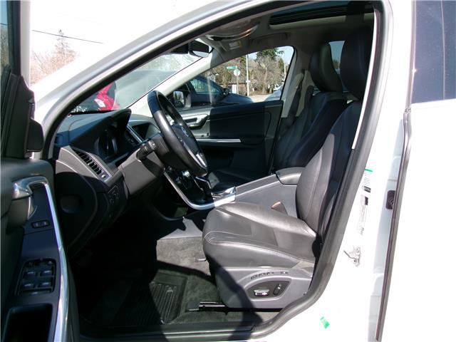 2016 Volvo XC60 T5 Special Edition Premier in Kitchener - Image 10 of 26