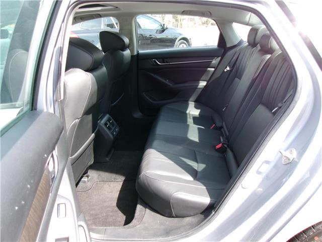 2019 Honda Accord Touring 1.5T in Kitchener - Image 15 of 28
