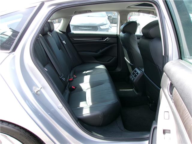 2019 Honda Accord Touring 1.5T in Kitchener - Image 19 of 28