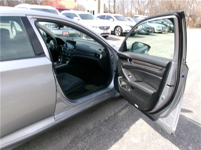 2019 Honda Accord Touring 1.5T in Kitchener - Image 20 of 28