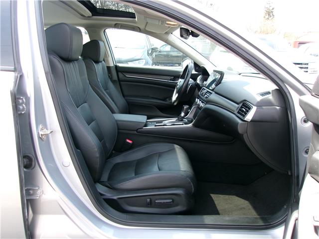 2019 Honda Accord Touring 1.5T in Kitchener - Image 21 of 28