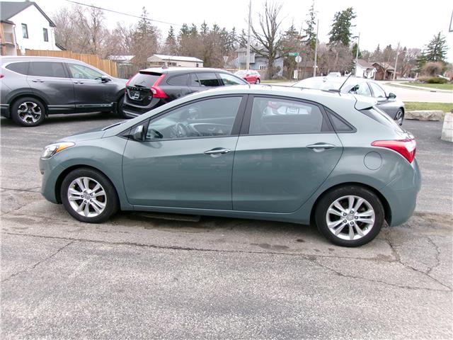 2013 Hyundai Elantra GT GLS in Kitchener - Image 2 of 23