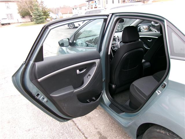 2013 Hyundai Elantra GT GLS in Kitchener - Image 12 of 23
