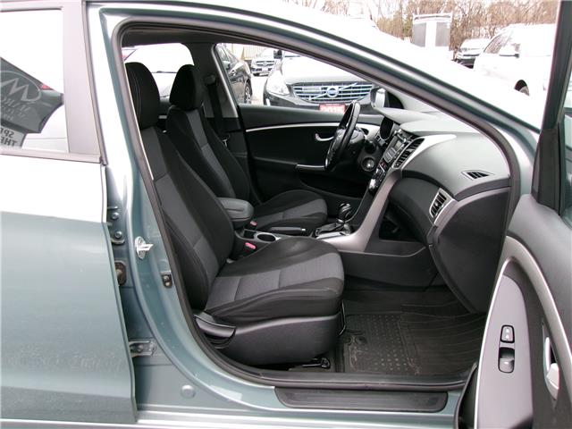 2013 Hyundai Elantra GT GLS in Kitchener - Image 20 of 23