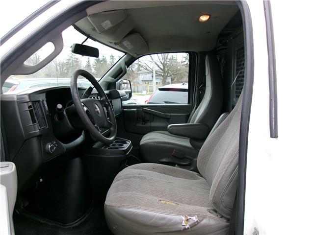 2016 GMC Savana 2500 1WT in Kitchener - Image 10 of 23
