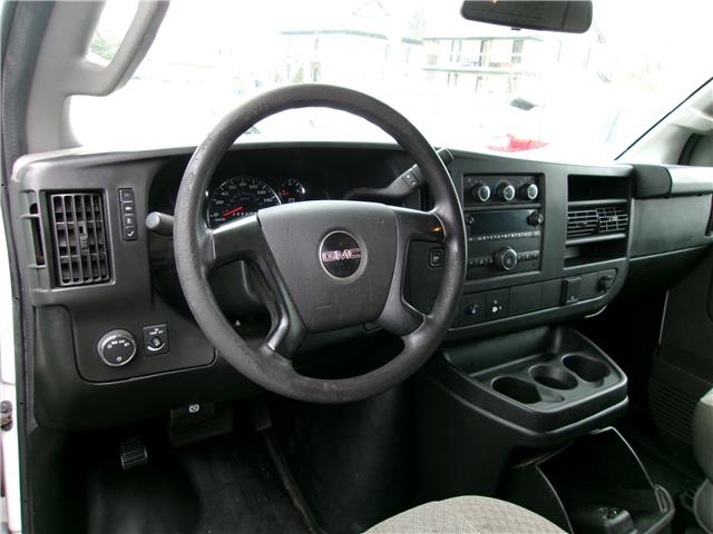 2016 GMC Savana 2500 1WT in Kitchener - Image 11 of 23