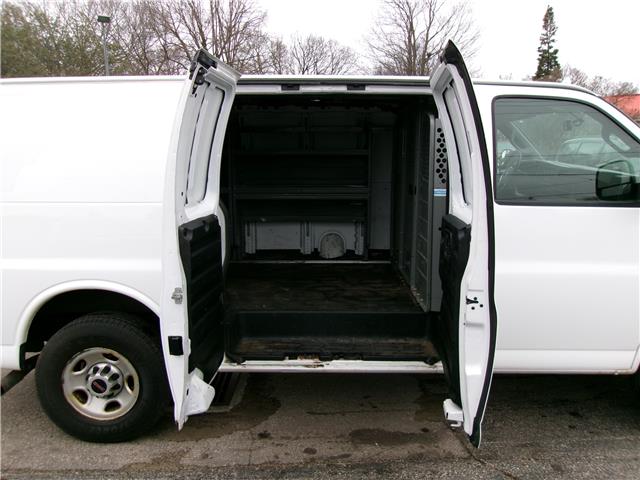 2016 GMC Savana 2500 1WT in Kitchener - Image 14 of 23