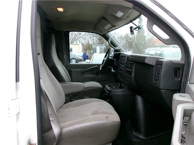 2016 GMC Savana 2500 1WT in Kitchener - Image 17 of 23