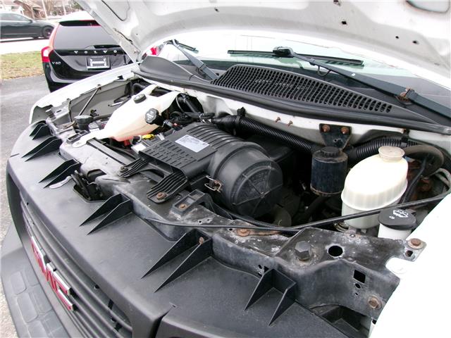 2016 GMC Savana 2500 1WT in Kitchener - Image 22 of 23