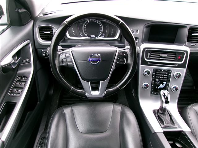 2017 Volvo V60 Cross Country T5 Premier in Kitchener - Image 15 of 26