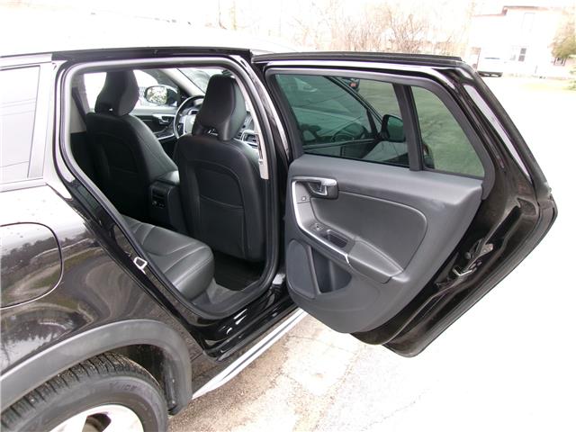 2017 Volvo V60 Cross Country T5 Premier in Kitchener - Image 18 of 26