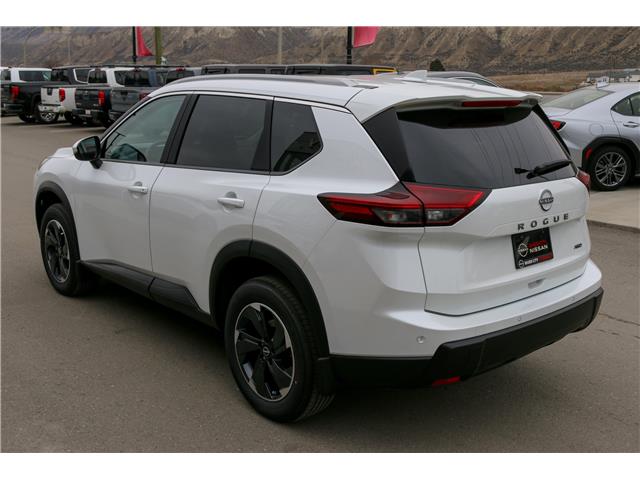 2026 Nissan Rogue SV Moonroof (Stk: T26210) in Kamloops - Image 3 of 21