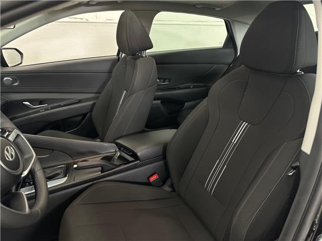 2025 Hyundai Elantra Preferred w/Tech Package (Stk: 43803J) in Belleville - Image 12 of 32