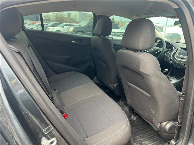 2017 Chevrolet Cruze LT Manual (Stk: 174888) in London - Image 7 of 7