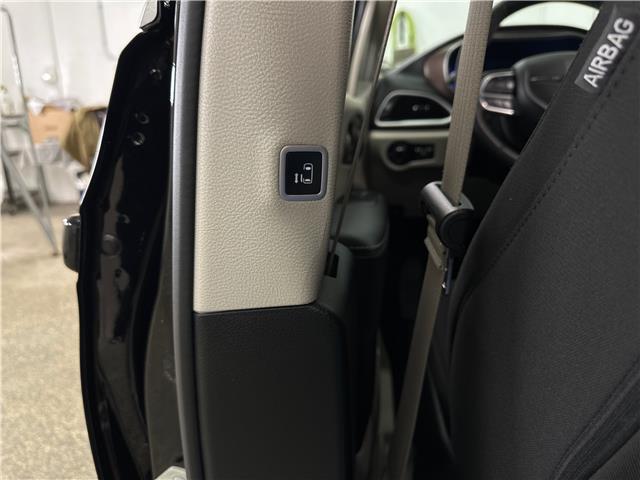 2024 Chrysler Grand Caravan SXT (Stk: 43836J) in Belleville - Image 11 of 35
