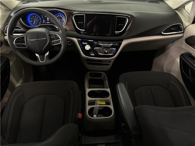 2024 Chrysler Grand Caravan SXT (Stk: 43836J) in Belleville - Image 12 of 35