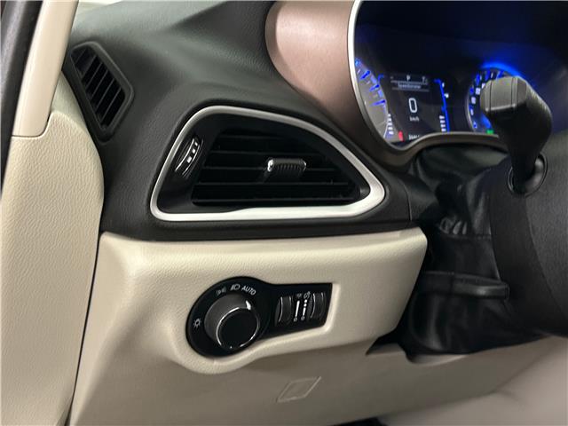 2024 Chrysler Grand Caravan SXT (Stk: 43836J) in Belleville - Image 17 of 35