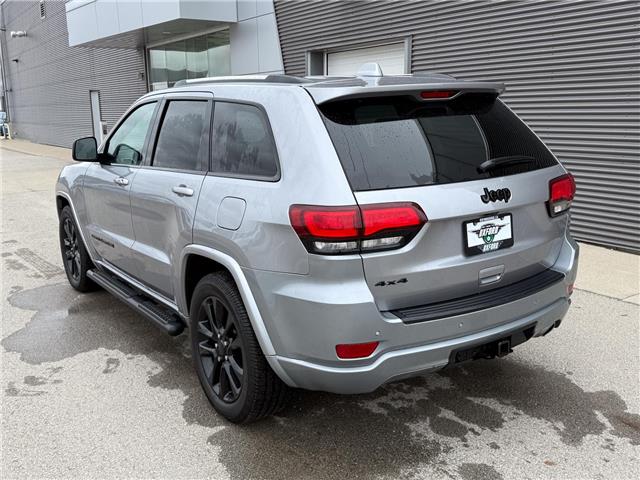 2020 Jeep Grand Cherokee Laredo (Stk: 25563DA) in London - Image 4 of 26