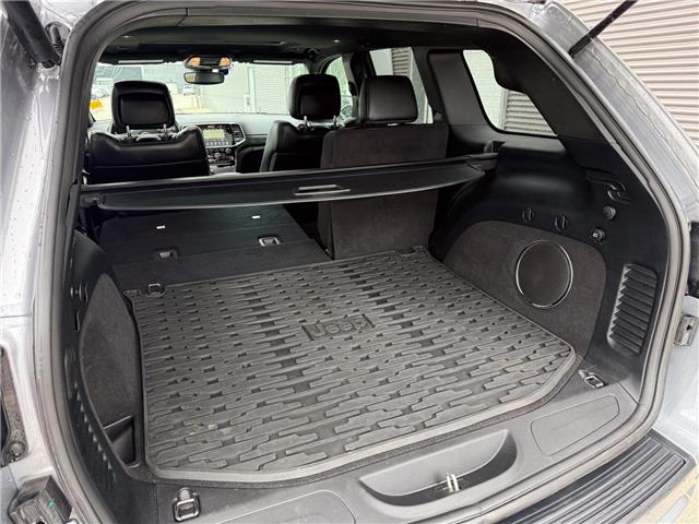 2020 Jeep Grand Cherokee Laredo (Stk: 25563DA) in London - Image 7 of 26