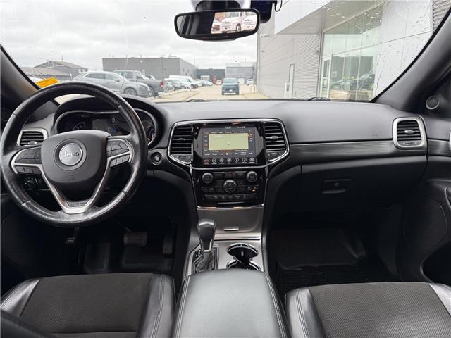 2020 Jeep Grand Cherokee Laredo (Stk: 25563DA) in London - Image 15 of 26