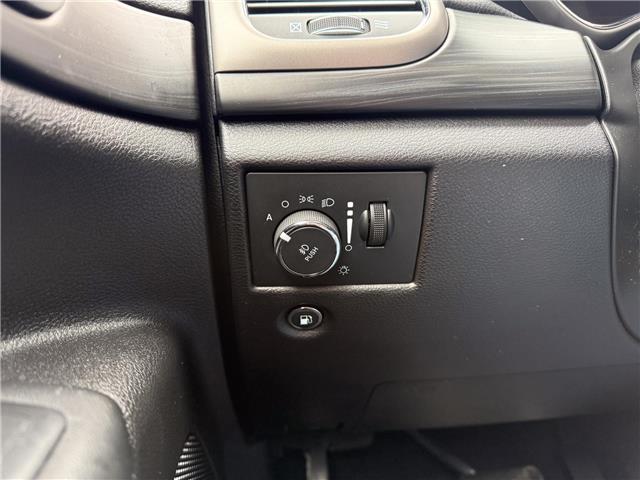 2020 Jeep Grand Cherokee Laredo (Stk: 25563DA) in London - Image 24 of 26