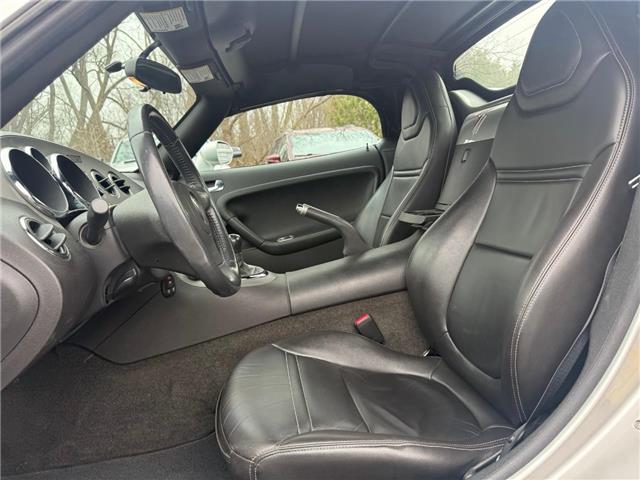 2006 Pontiac Solstice Base (Stk: 165889) in London - Image 5 of 9