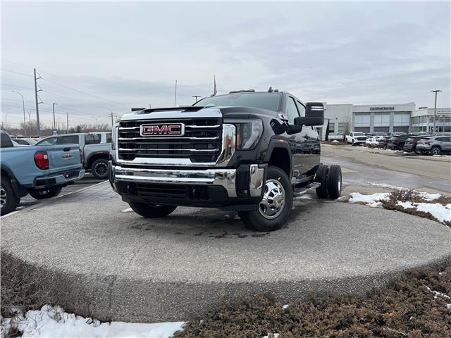 2026 GMC Sierra 3500HD Chassis SLE (Stk: TF227160) in Calgary - Image 1 of 21