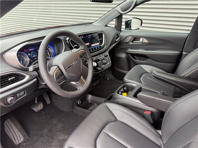 2026 Chrysler Grand Caravan SXT (Stk: 26225) in London - Image 11 of 28