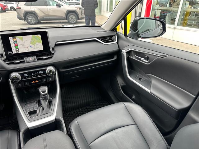 2025 Toyota RAV4 XLE (Stk: W7055) in Cobourg - Image 12 of 29