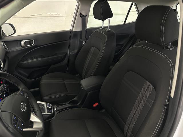 2023 Hyundai Venue Preferred (Stk: 43751J) in Belleville - Image 11 of 28
