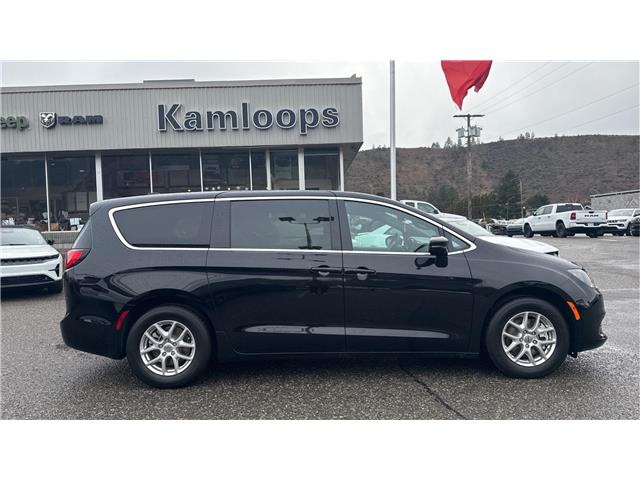 2025 Chrysler Grand Caravan SXT (Stk: TS074) in Kamloops - Image 9 of 35