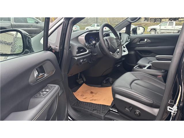 2025 Chrysler Grand Caravan SXT (Stk: TS074) in Kamloops - Image 12 of 35