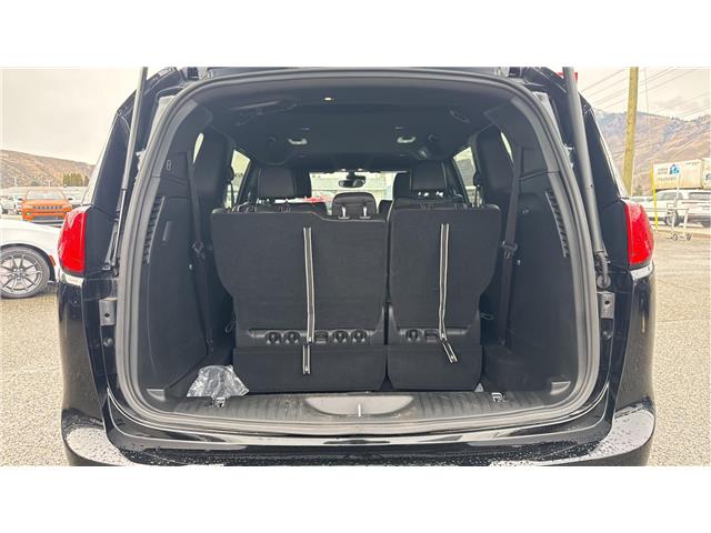 2025 Chrysler Grand Caravan SXT (Stk: TS074) in Kamloops - Image 19 of 35