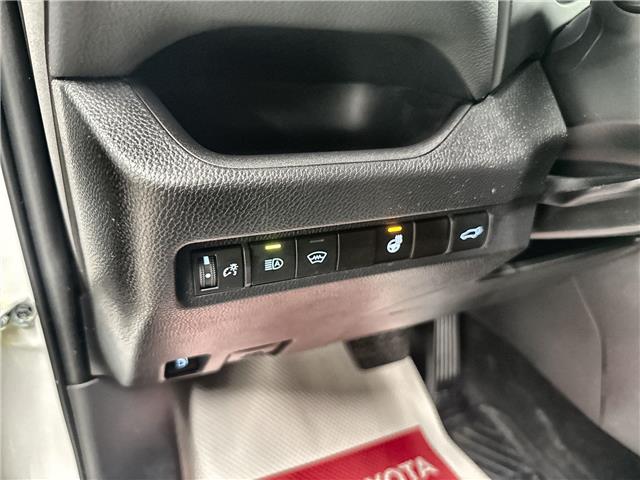 2025 Toyota RAV4 Hybrid SE (Stk: 11U4442) in Markham - Image 16 of 32