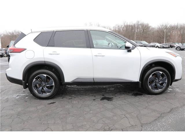 2024 Nissan Rogue SV Moonroof (Stk: PR35622A) in Windsor - Image 7 of 30