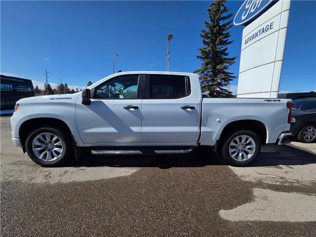 2024 Chevrolet Silverado 1500 Custom (Stk: TA-702A) in Calgary - Image 2 of 10
